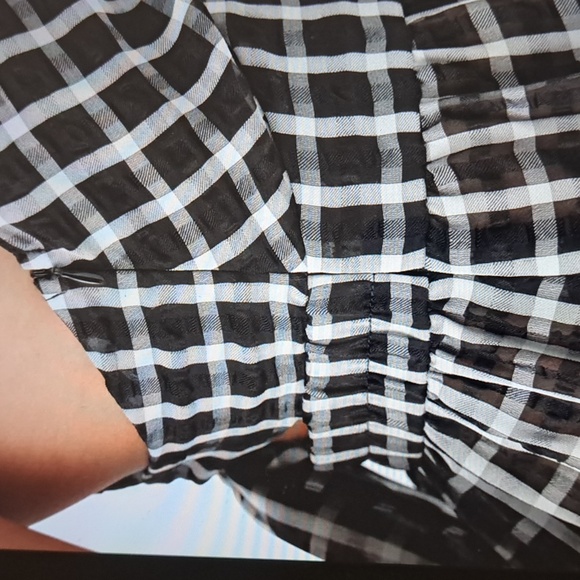 MEDIUM    HALARA CRISSCROSS BACKLESS RUFFLE HEM MAXI DRESS - Picture 5 of 12